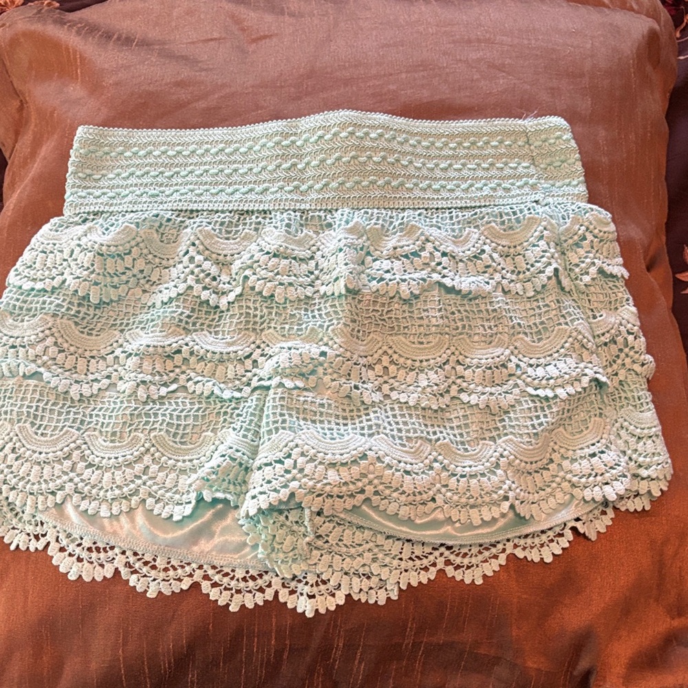 Chic Lace Skorts in Light Blue